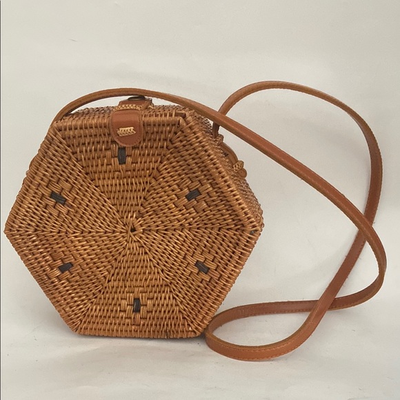 Anthropologie Handbags - Anthropologie Hexagonal 100% Rattan Woven Basket Crossbody Bag Faux Leather Trim